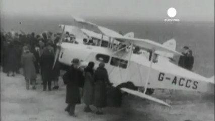 Douglas-Hamilton flies over Everest 80-years after first...