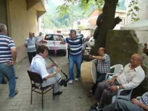 PERŞEMBE KAZANCILIKÖYÜ DAVULCU HAMİ ÇALIP OYNATIYOR