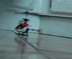 mon helicopter vole jus qu'au plafond