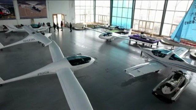 A Pékin, un premier supermarché à avions et hélicoptères