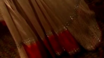 Hrishita Bhatt On The Ramp For Neeta Lulla's Shehnai Show 2013 !