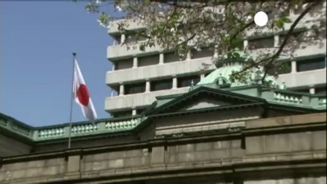 El Banco de Japón inundará el mercado de activos para...