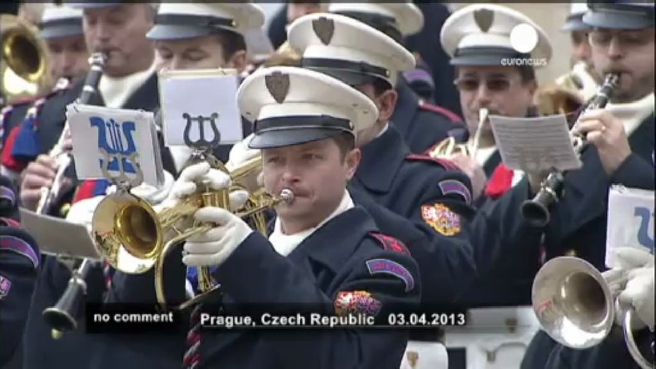 EU flag for Prague Castle - no comment