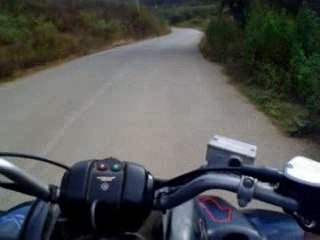 un peti gar de 13 ans en quad