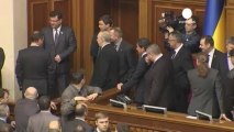 Ukraine: ruling MPs exclude opposition from rival parliament