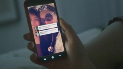 Facebook vulnerable in mobile face-off