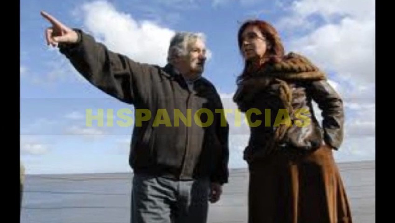 PRESIDENTE DE URUGUAY MUJICA CRITICA  A LA PRESIDENTA DE ARGENTINA CRISTINA!!