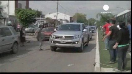 Argentine : les habitants sinistrés de La Plata ont la...