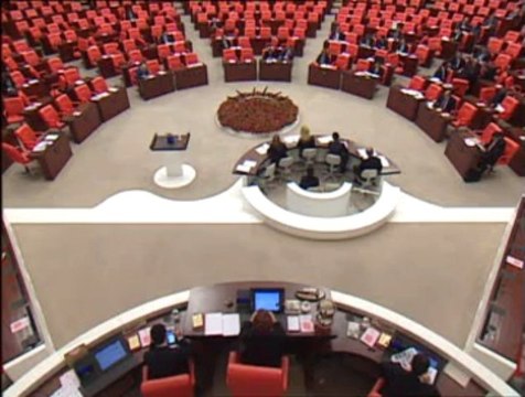 CHP Mersin Milletvekili Prof.Dr. Aytuğ Atıcı Doktor Engin Deniz Arslan'ın sürgün edilmesini TBMM'de gündeme getirdi.