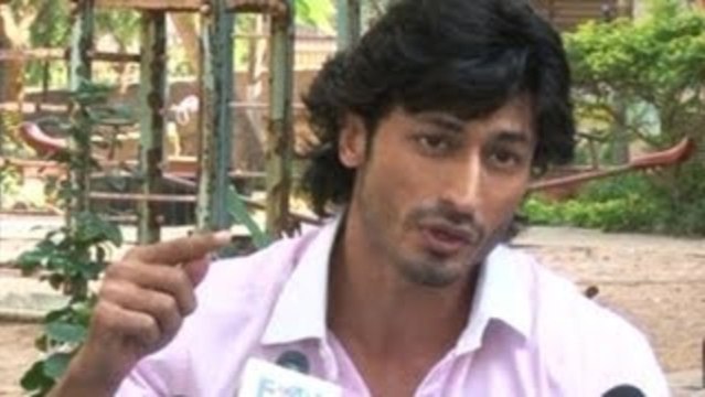 Vidyut Jamwal on Mona Singh MMS LEAKED!