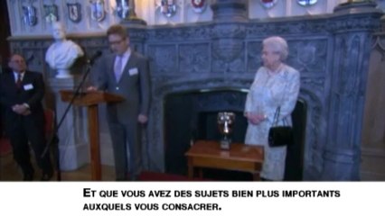 Elizabeth II reçoit un Bafta d'honneur pour son rôle de "James Bond girl"