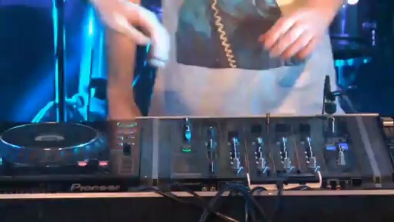 Intervention de Nicolas Cuer au lycée R. Schuman d'Avignon (atelier de mixage)