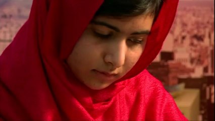 Angelina Jolie helps Malala Pakistan school fund