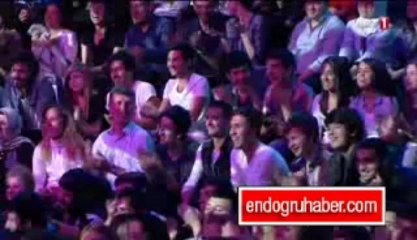 Polat Alemdar canlı yayında saksafon çaldı