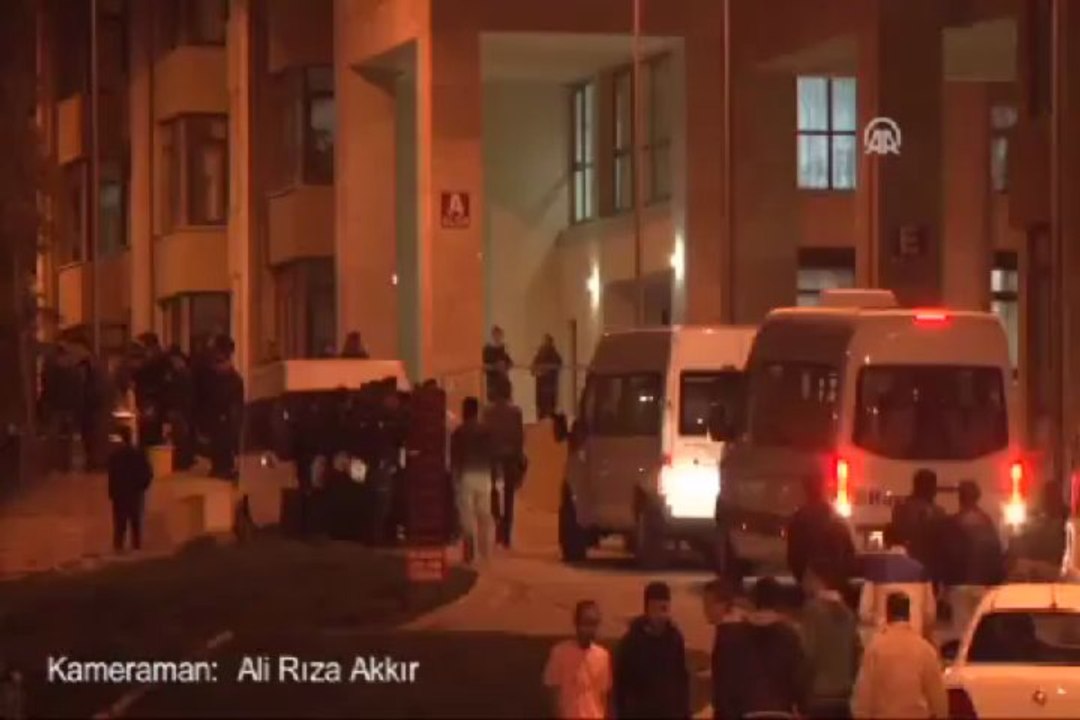 Bin polisle öğrenci yurdunda arama