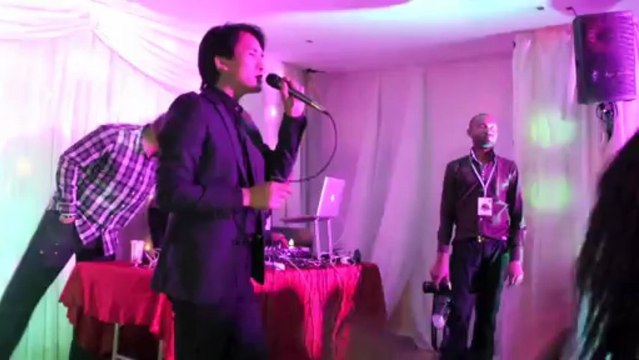 Dinh Vietzoukeur présente son premier single twa kilti au salon mangrove