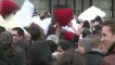 Bataille de polochons à Paris pour le Pillow Fight Day