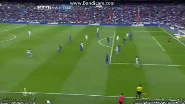 Gonzalo Higuain amazing volley goal Vs. Levante 06/04/2013 HD