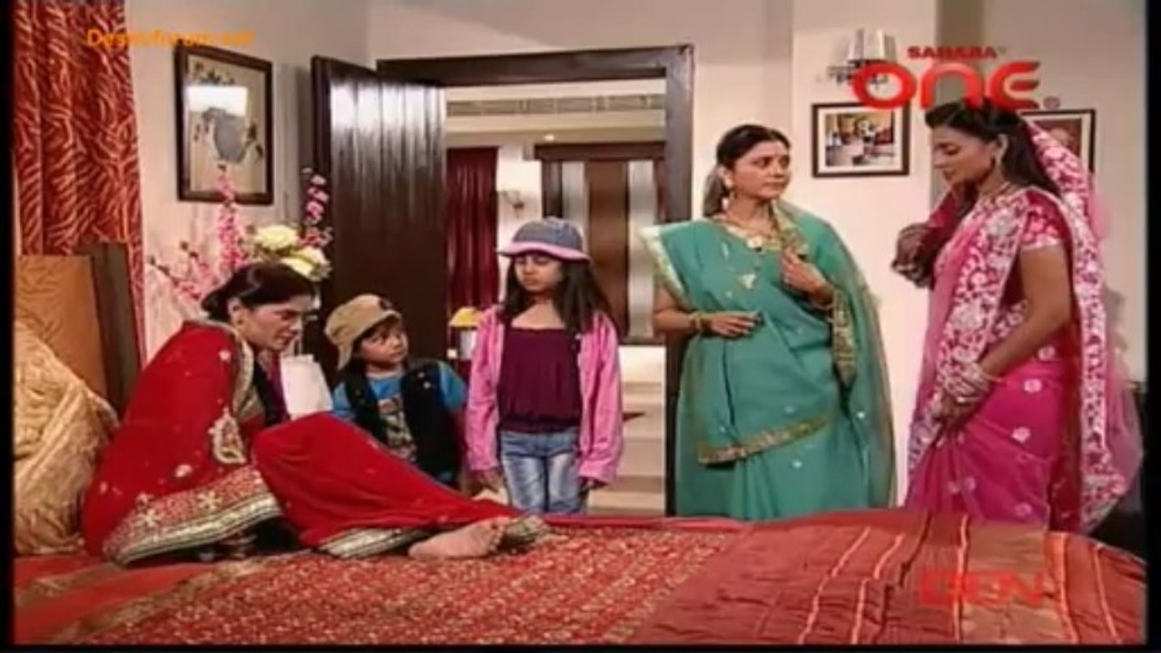 Jhilmil Sitaron Ka Aangan Hoga 12th April 2013 Video Watch Online pt1