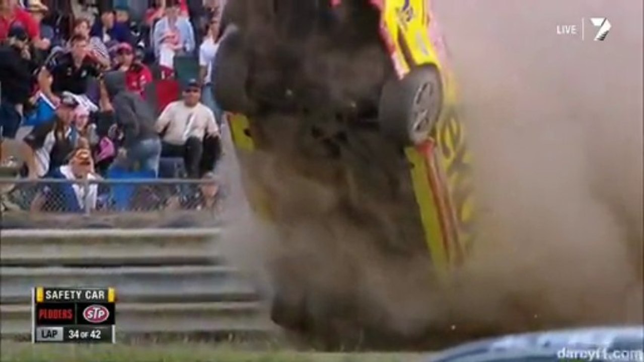 V8 Supercars Tasmania 2013 Race 3 Massive crash Pye