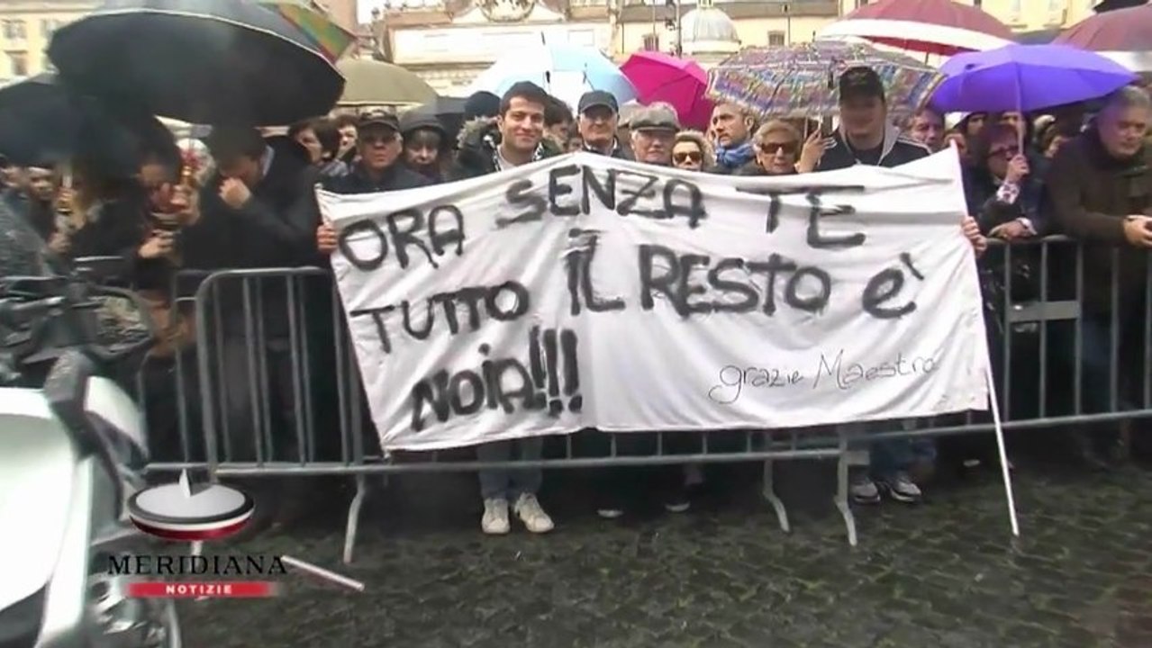 Roma dà l'addio a Franco Califano, da oggi tutto il resto è noia