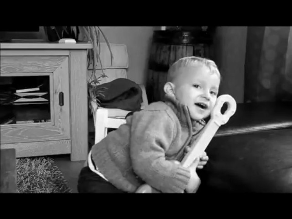 Thomas et sa guitare