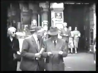 UNA DOMENICA A MEZZOGIORNO IN VIA ITALIA nel 1953