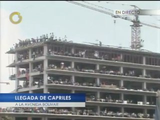 Venezolanos apoyaron a Capriles desde los techos de las obras de la Misión Vivienda