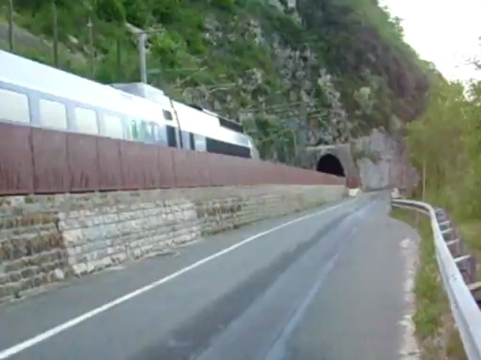 TGV au bord du Lac de Nantua-2