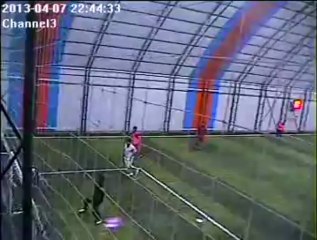 ÖZTÜRK HALISAHADAN HARUN BERKALPTAN KENDİ SAHASINDAN MUHTEŞEM GOL
