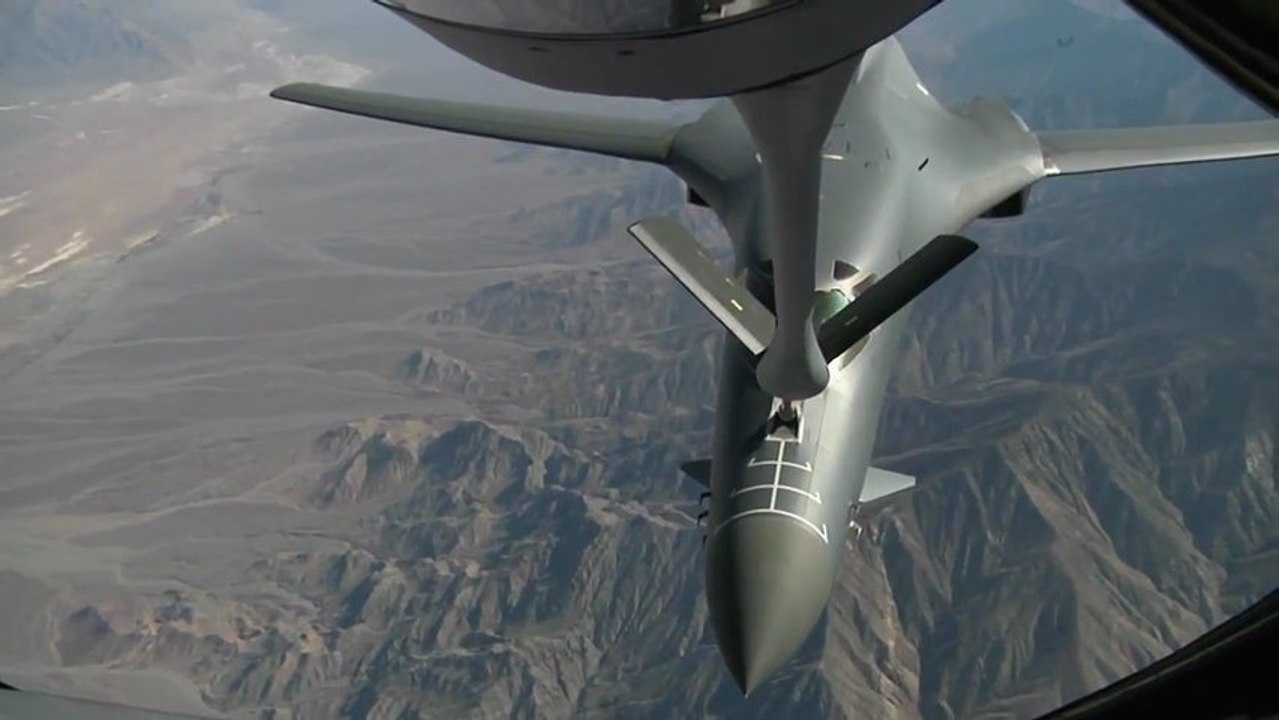 Ravitaillement Bombardiers B-1 et B-2