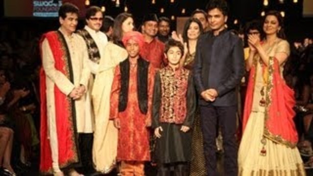 Vikram Phadnis's Swades Show @ Lakme Fashion Week | Jitendra, Juhi, Malaika, Arbaaz