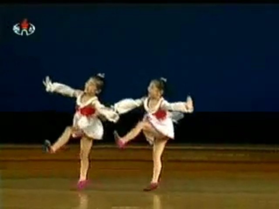 Dans Copii Coreea de Nord - 北朝鮮幼稚園児舞踊