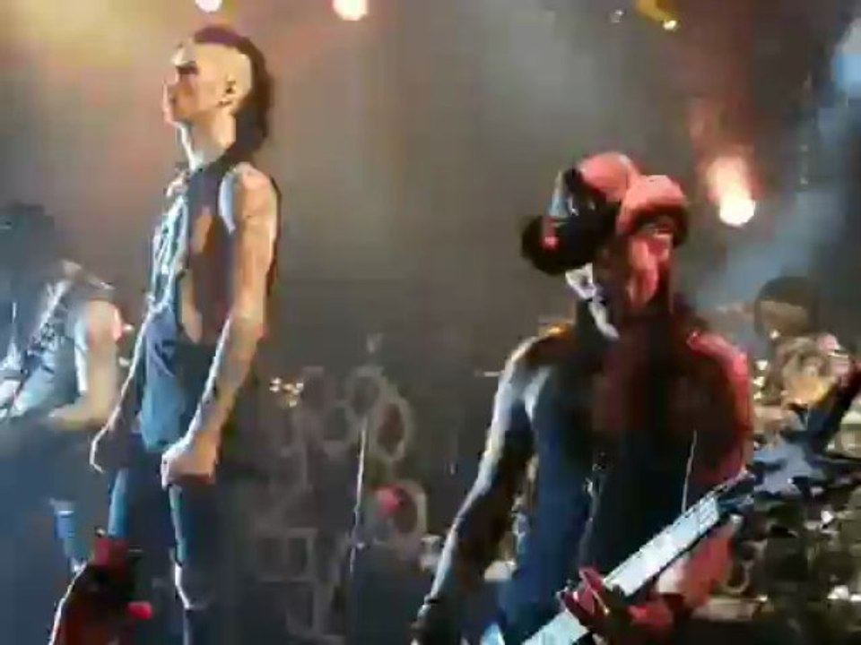 BLACK VEIL BRIDES - The legacy live trabendo 5.04.2013