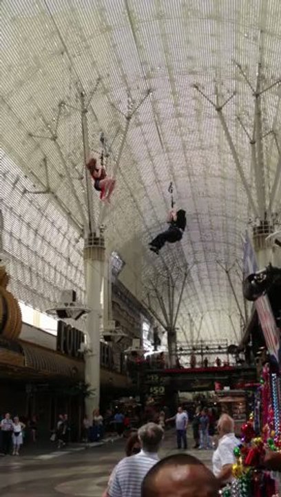 La Tyrolienne à Freemont Street Las Végas par LVBP