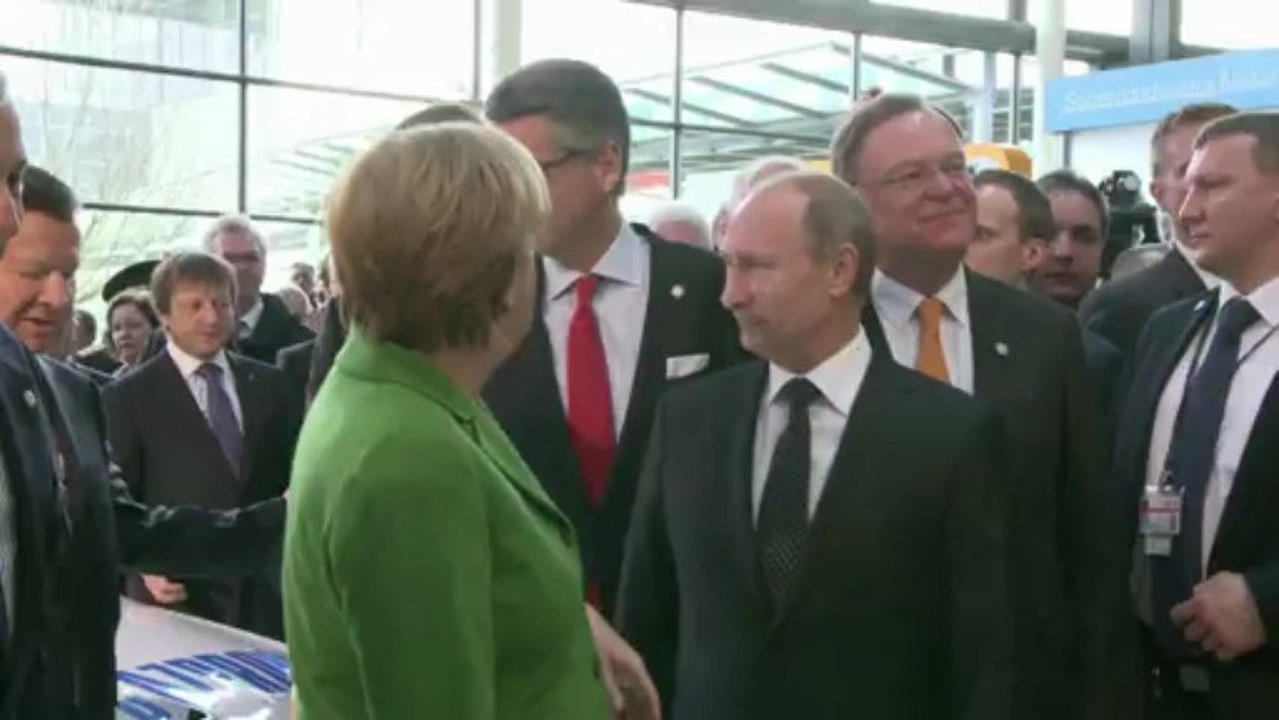 Putin-Kritik überschattet Merkel-Spaziergang auf Hannover Messe