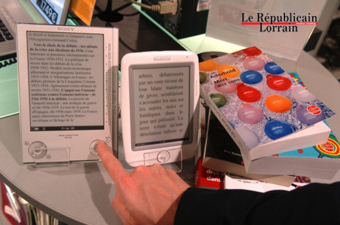 Papier et numérique : la guerre du livre aura-t-elle lieu ?