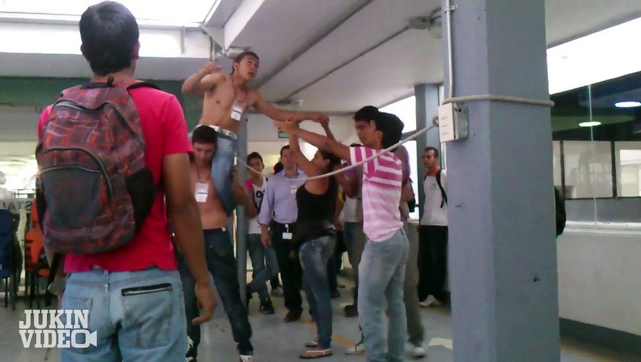 Guy on Shoulders Dropped on Head