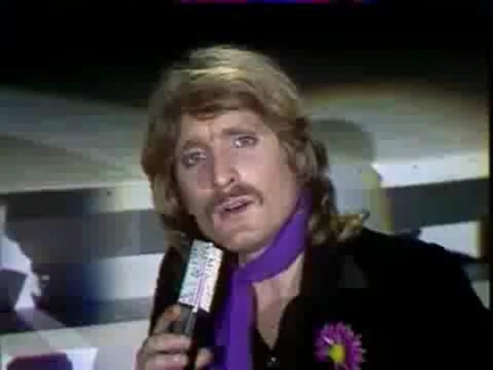 CHRISTOPHE shreds Les Mots Bleus