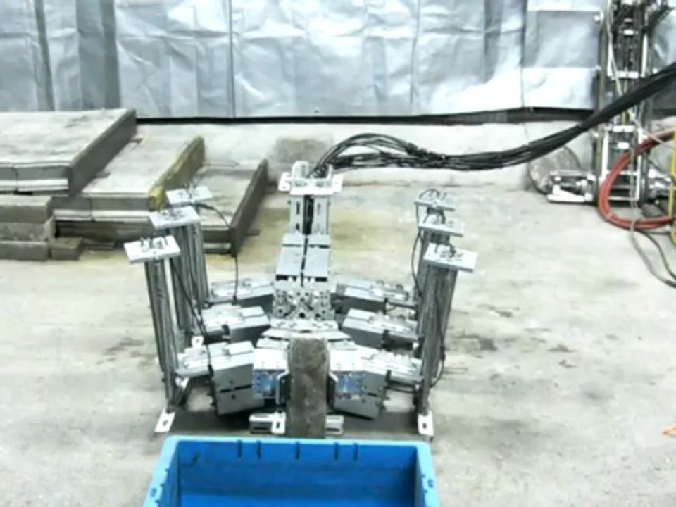 水圧軟体筋肉ロボット：P34：三足歩行：ハンド：サンポート