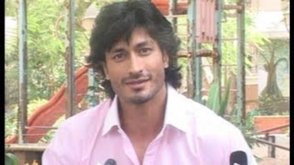 Vidyut Jamwal Gives Interview for his Upcoming Film Commando