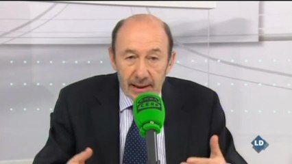 Rubalcaba dice que el PSOE apoya al Rey