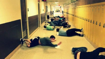 Ultimate Hallway Swimming, le nouveau Harlem Shake