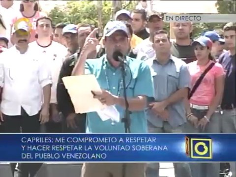 Capriles: Yo no tengo que ir al CNE, yo firmo aquí con Venezuela delante del pueblo venezolano