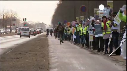 Denmark teachers form human chain to protest lockout