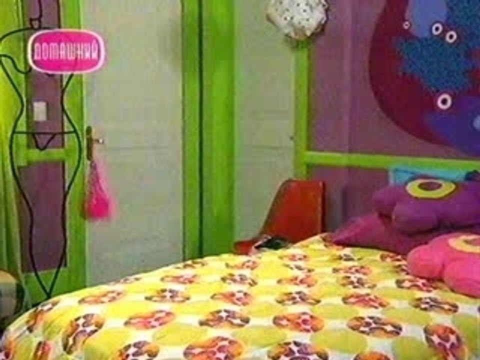 Pacheco y Barbie en su cuarto
