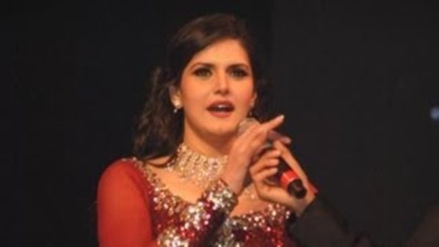 Zarine Khan @ Gr8! Women Awards 2013 !