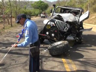 Dos lesionados deja violenta colisión entre 4x4 y camión en Estelí.