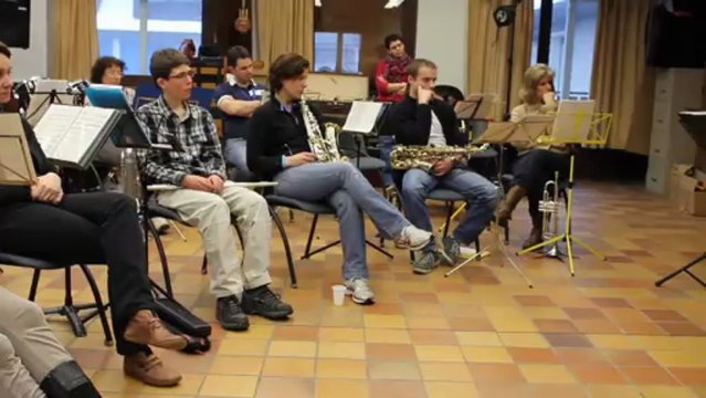 Sergio Gana Rivas du groupe AYEKANTUN lors du stage de Musique et Découverte