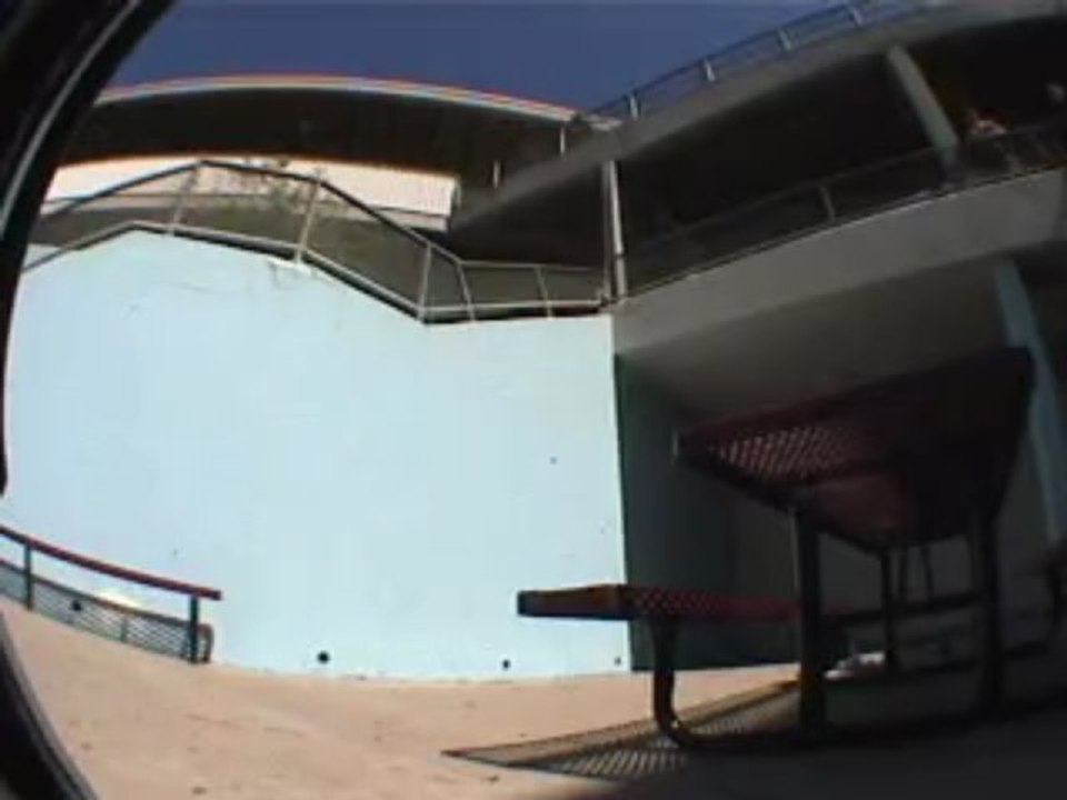 4funvids - Dumb ass Rollerblader!